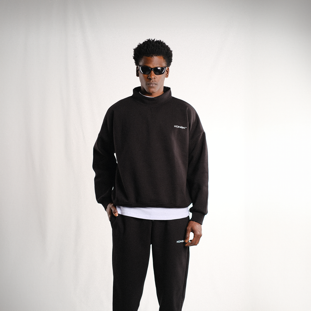 the 'LONG-NECK' crewneck in black